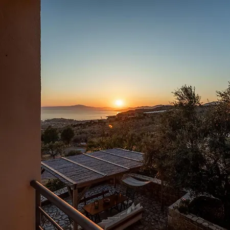 Hillside View House 3 *