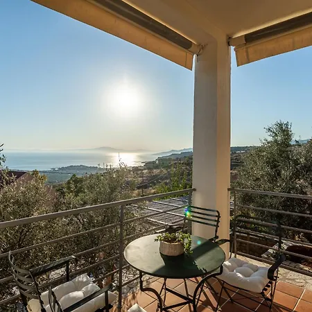 Nyaraló Hillside View House 3 *
