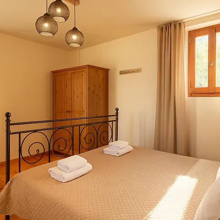 Дом отдыха Hillside View House 3 *