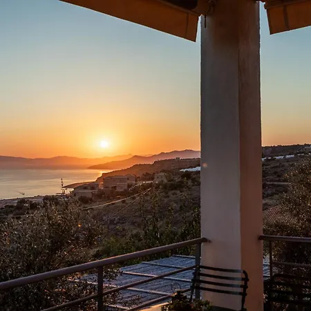 Дом отдыха Hillside View House 3 *