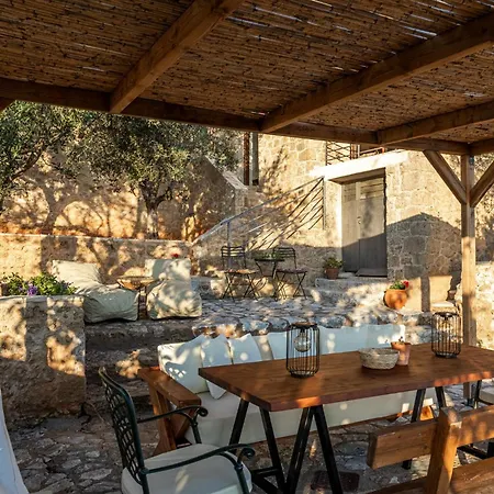 Дом отдыха Hillside View House 3 *