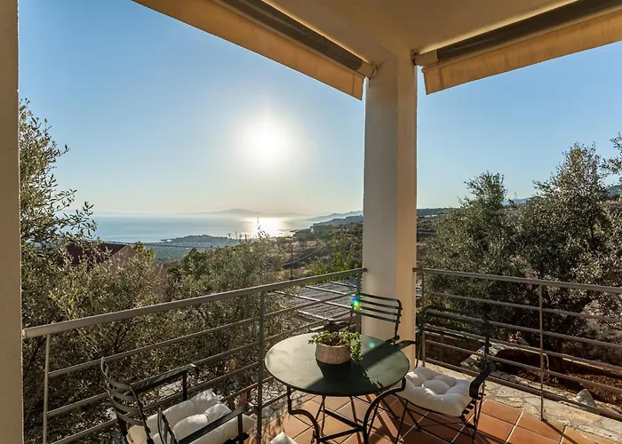Σπίτι διακοπών Hillside View House 3 *