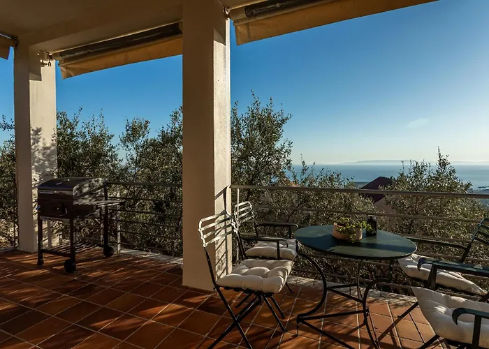 Hillside View House 3 Holiday home *